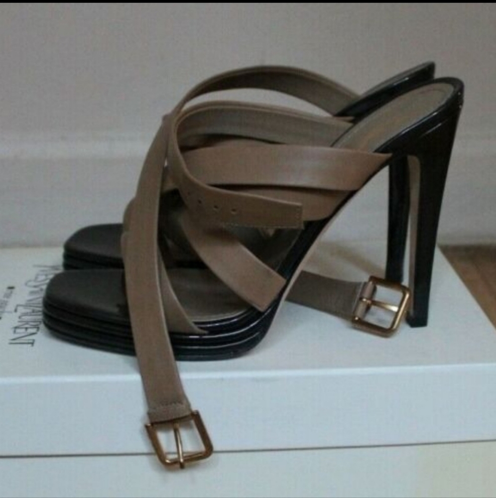 Yves Saint Laurent Tan/Black Leather Montaig Sandals EU40